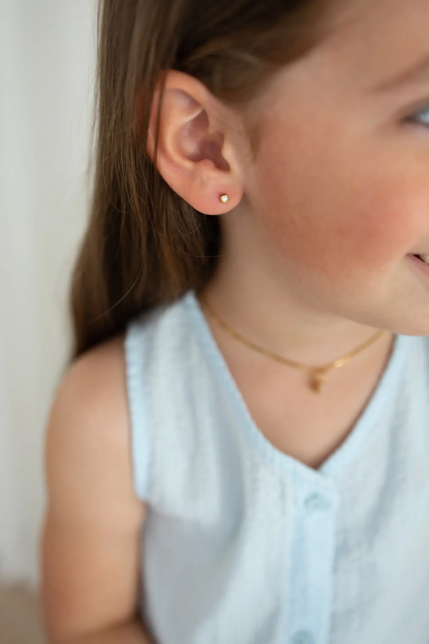 Mini bouton carré en titane – Or - Goldybijoux